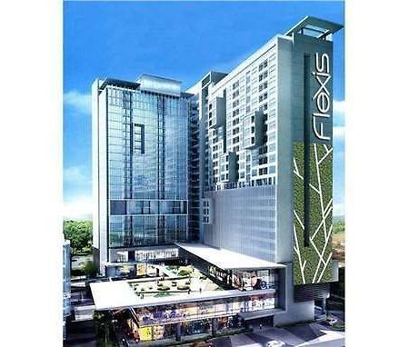 Premier Times International Hotel Seri Kembangan Esterno foto