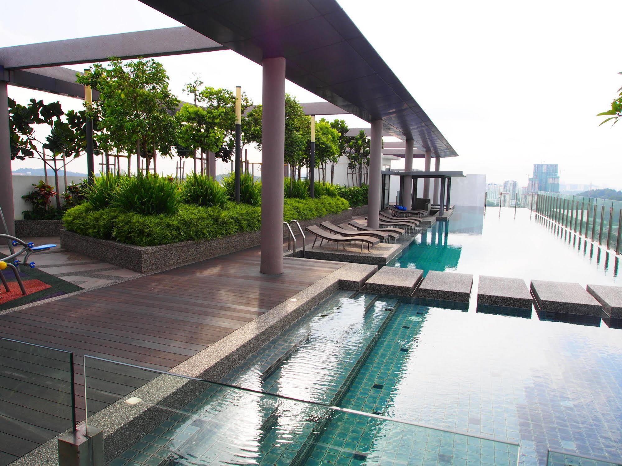 Premier Times International Hotel Seri Kembangan Esterno foto