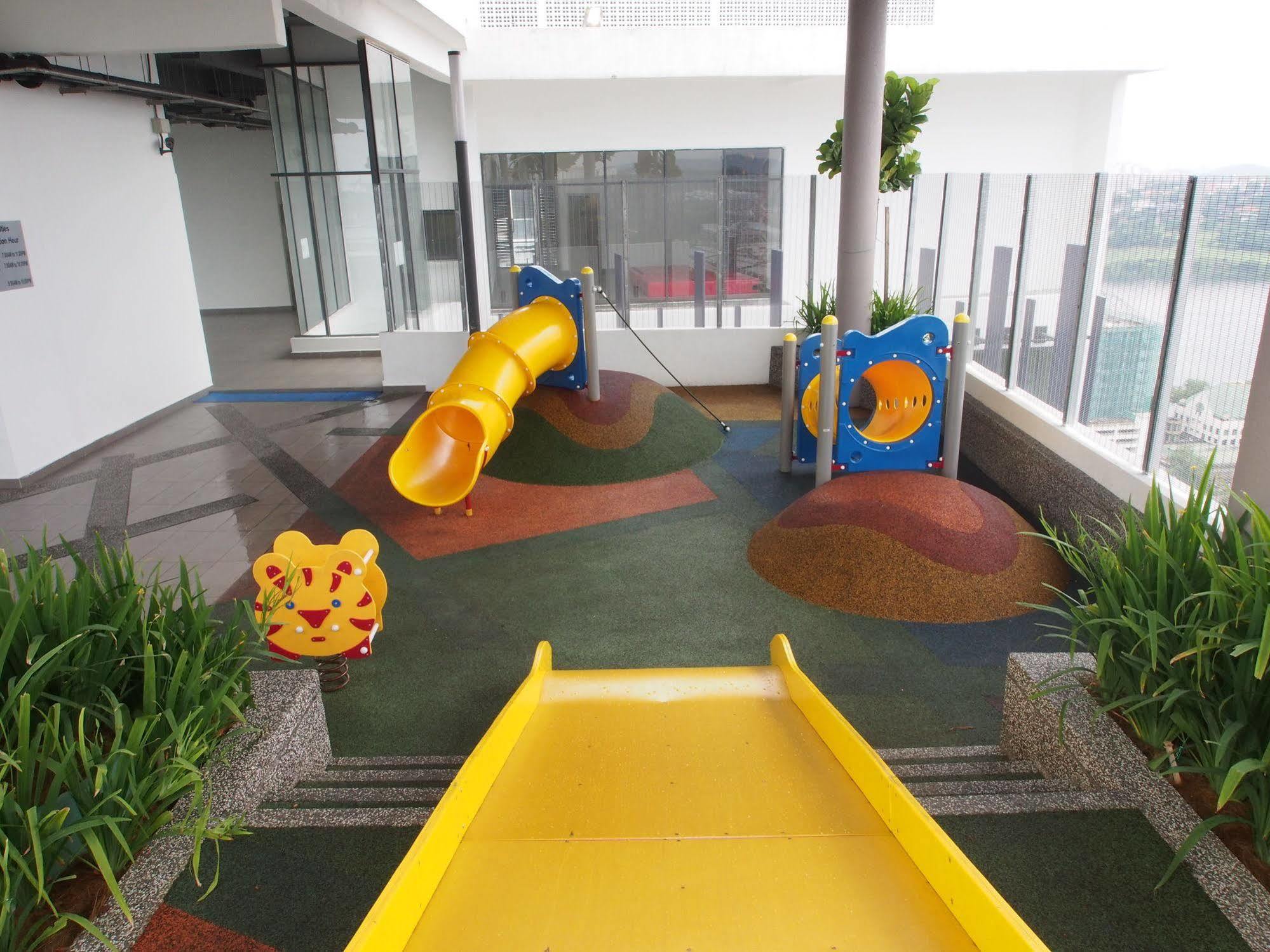 Premier Times International Hotel Seri Kembangan Esterno foto